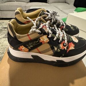 Burberry Kids Sneakers!